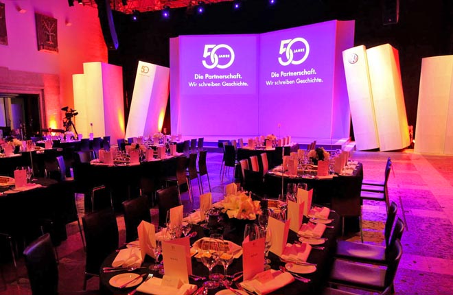 Volkswagen 50 Jahre Vertragspartnerschaft