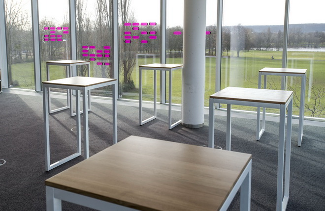 Stehtisch Eiche- Stahl weiß 64er