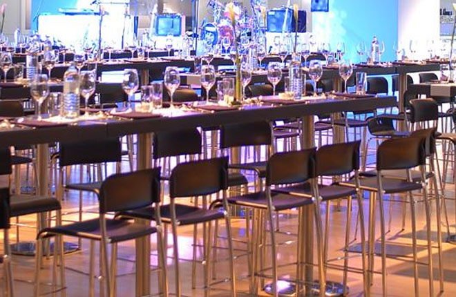 Barhocker stapelbar schwarz